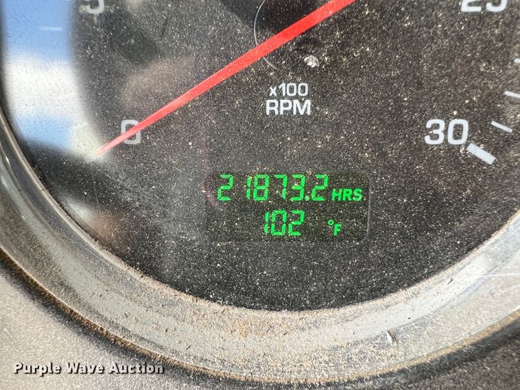 image for item DS8320 2011 Kenworth T800  semi truck