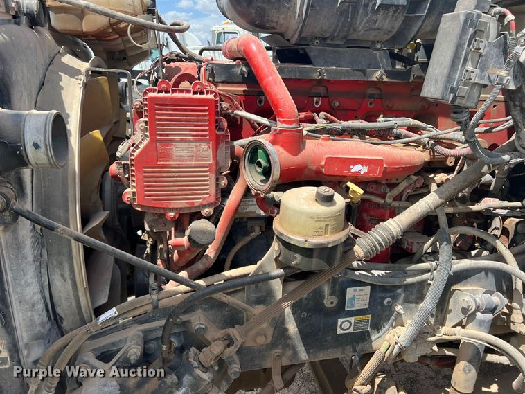 image for item DS8320 2011 Kenworth T800  semi truck