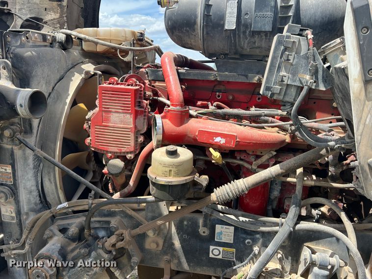 image for item DS8320 2011 Kenworth T800  semi truck