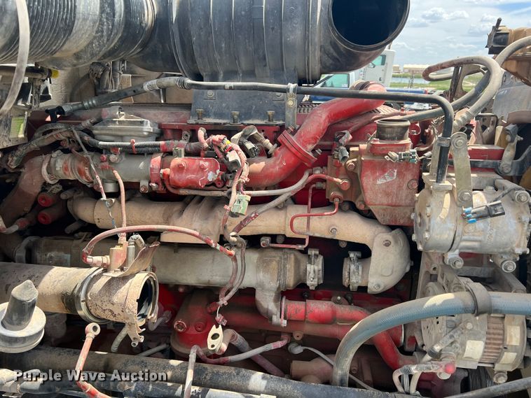 image for item DS8320 2011 Kenworth T800  semi truck