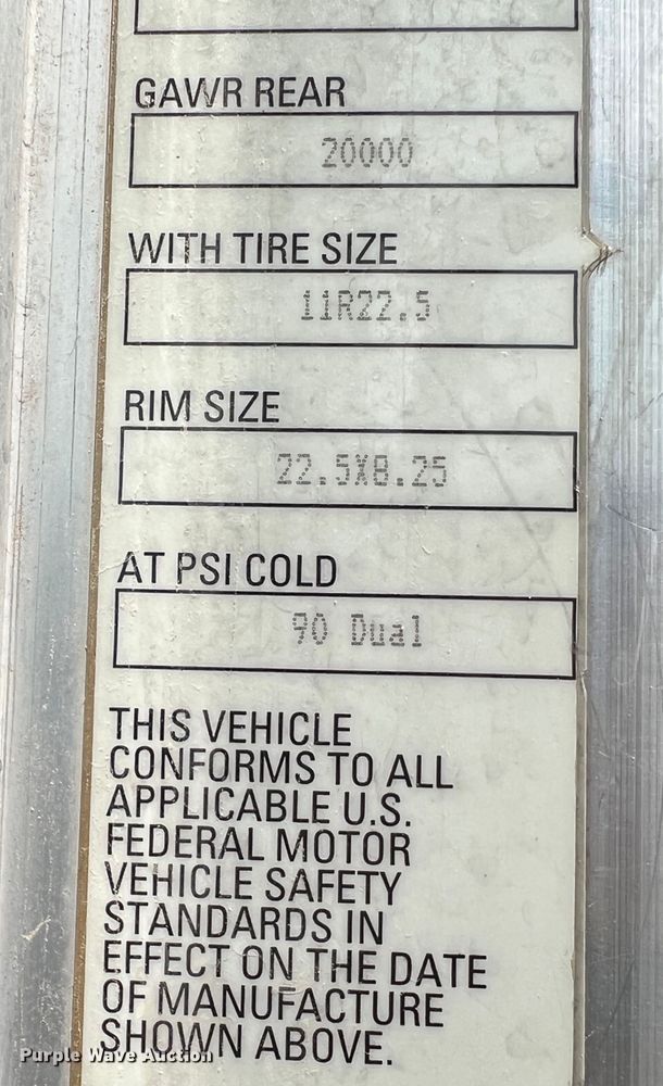 image for item DS8320 2011 Kenworth T800  semi truck