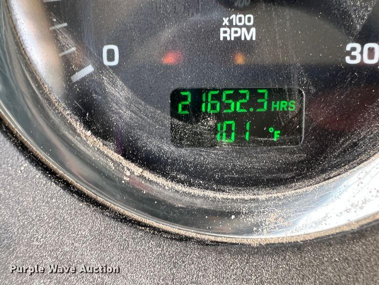 image for item DS8321 2011 Kenworth T800  semi truck