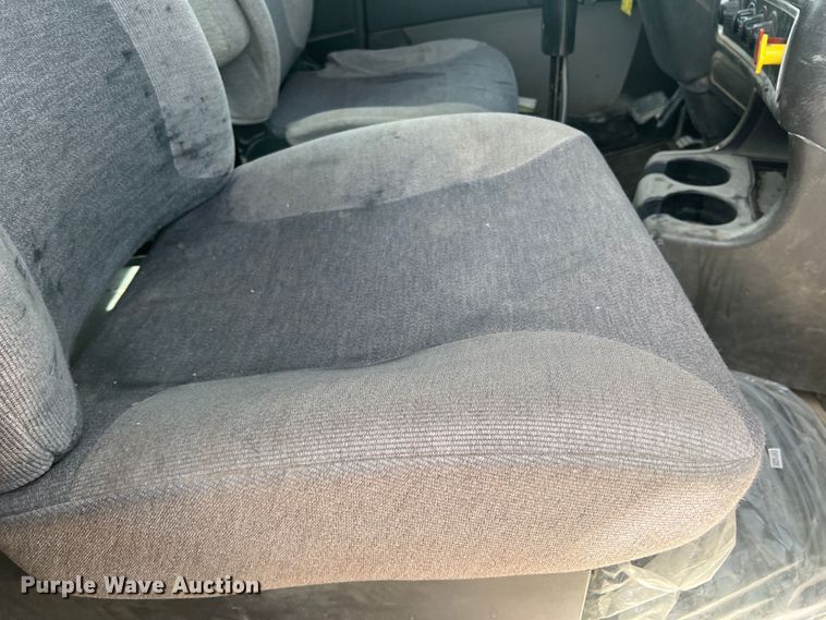 image for item DS8321 2011 Kenworth T800  semi truck