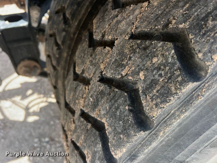 image for item DS8321 2011 Kenworth T800  semi truck