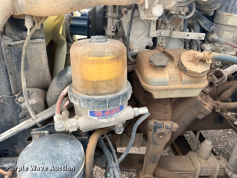 image for item DS8325 2010 Freightliner Cascadia  semi truck