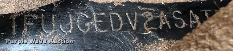 image for item DS8325 2010 Freightliner Cascadia  semi truck