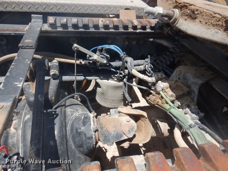 image for item DS8331 2011 Freightliner Coronado  semi truck