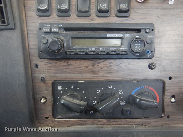 image for item DS8331 2011 Freightliner Coronado  semi truck