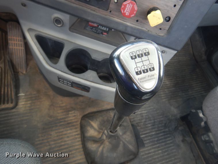 image for item DS8331 2011 Freightliner Coronado  semi truck