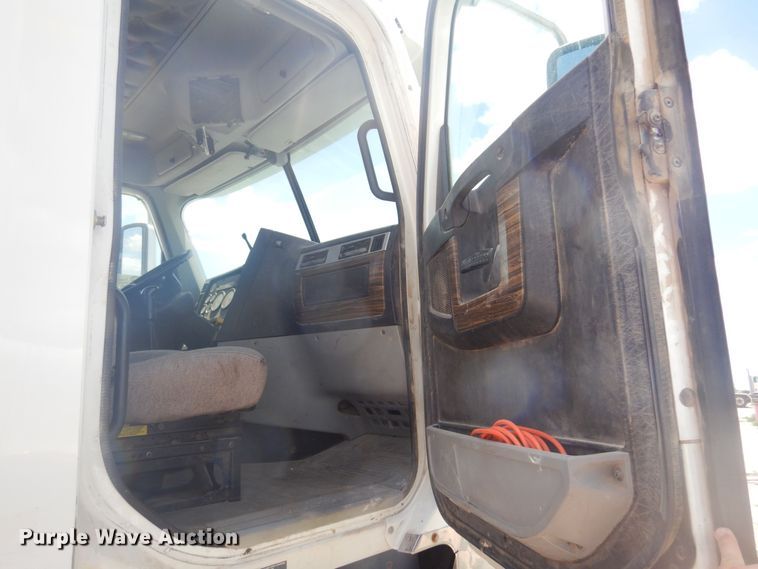 image for item DS8331 2011 Freightliner Coronado  semi truck