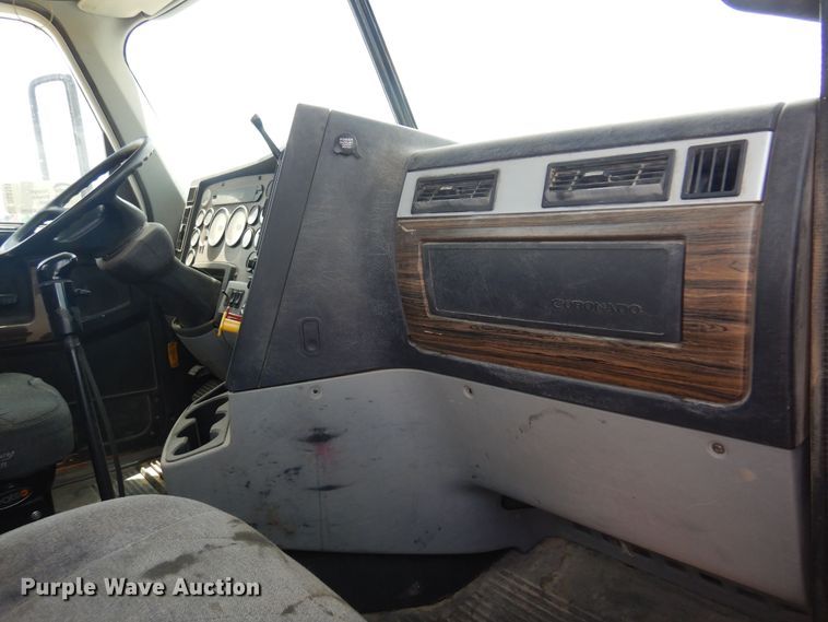 image for item DS8331 2011 Freightliner Coronado  semi truck