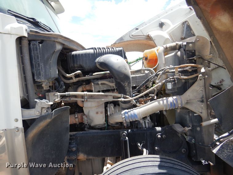 image for item DS8331 2011 Freightliner Coronado  semi truck