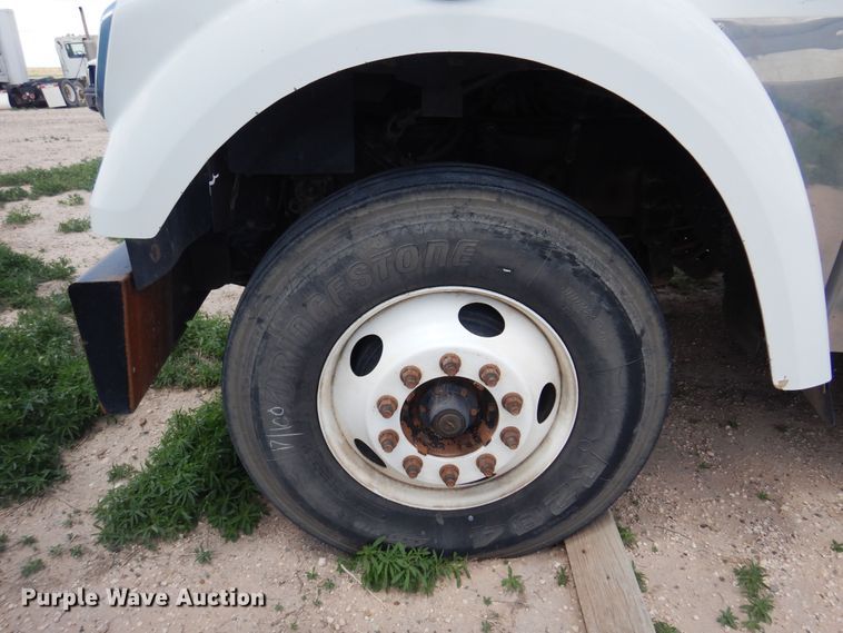 image for item DS8331 2011 Freightliner Coronado  semi truck