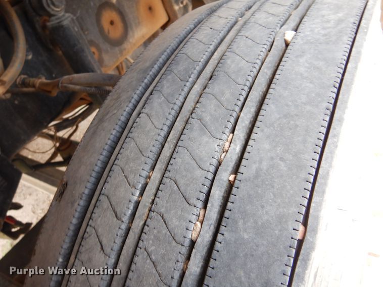 image for item DS8331 2011 Freightliner Coronado  semi truck