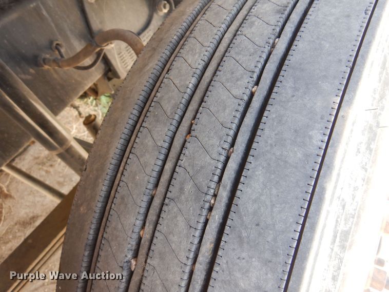 image for item DS8331 2011 Freightliner Coronado  semi truck