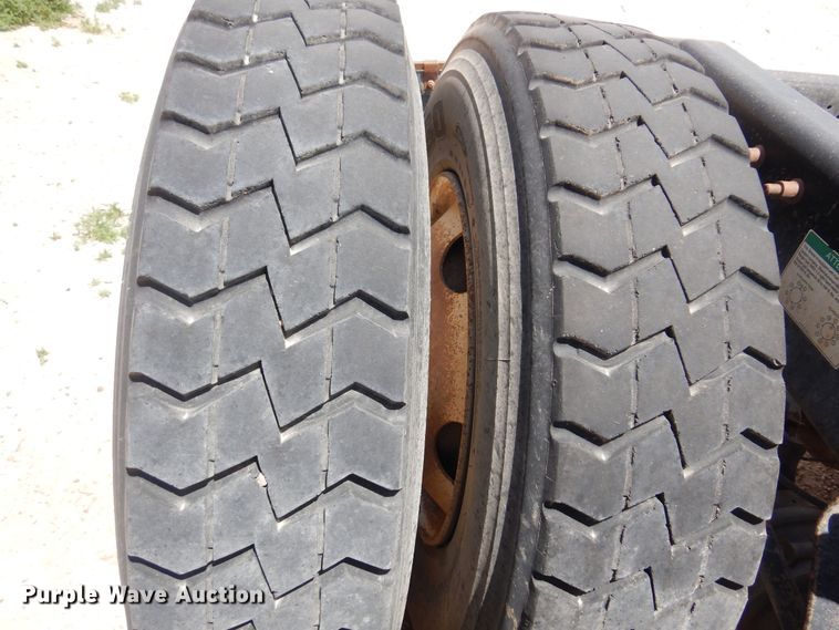 image for item DS8331 2011 Freightliner Coronado  semi truck