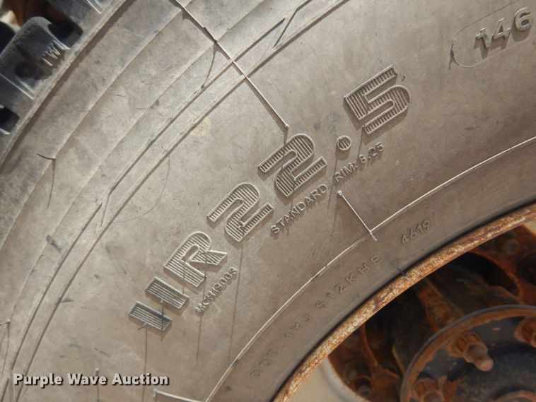 image for item DS8331 2011 Freightliner Coronado  semi truck