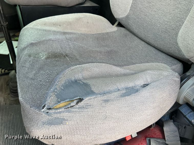 image for item DS8347 2011 Kenworth T800  semi truck