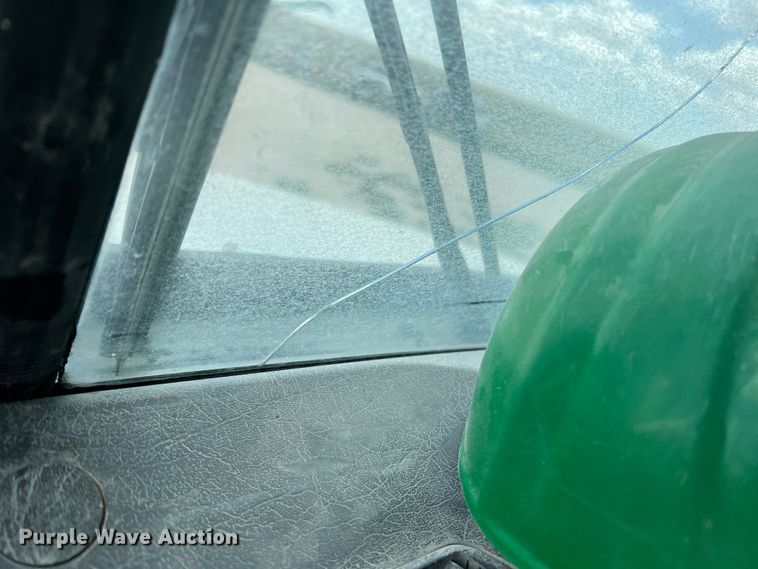 image for item DS8347 2011 Kenworth T800  semi truck