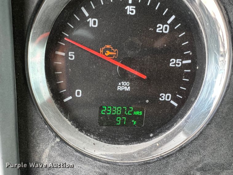 image for item DS8347 2011 Kenworth T800  semi truck