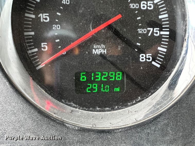 image for item DS8347 2011 Kenworth T800  semi truck