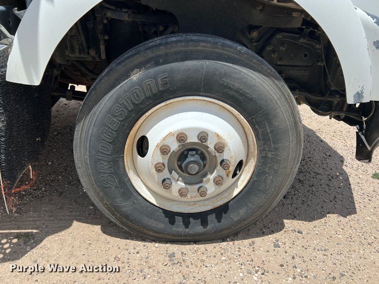 image for item DS8347 2011 Kenworth T800  semi truck