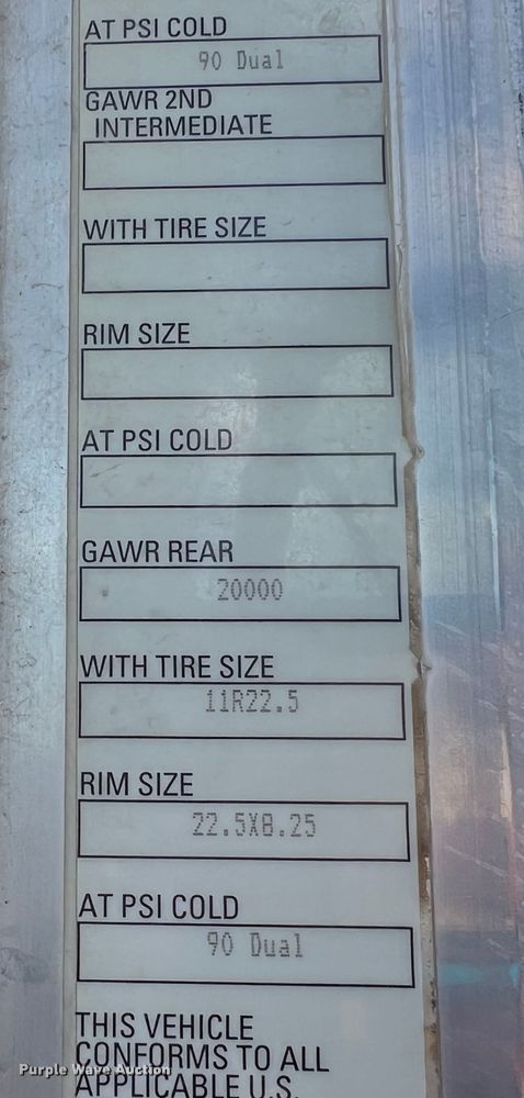 image for item DS8347 2011 Kenworth T800  semi truck