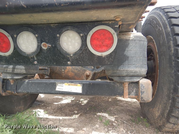 image for item DS8348 2012 Kenworth T800  semi truck