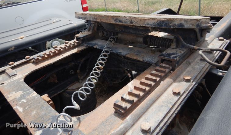 image for item DS8348 2012 Kenworth T800  semi truck