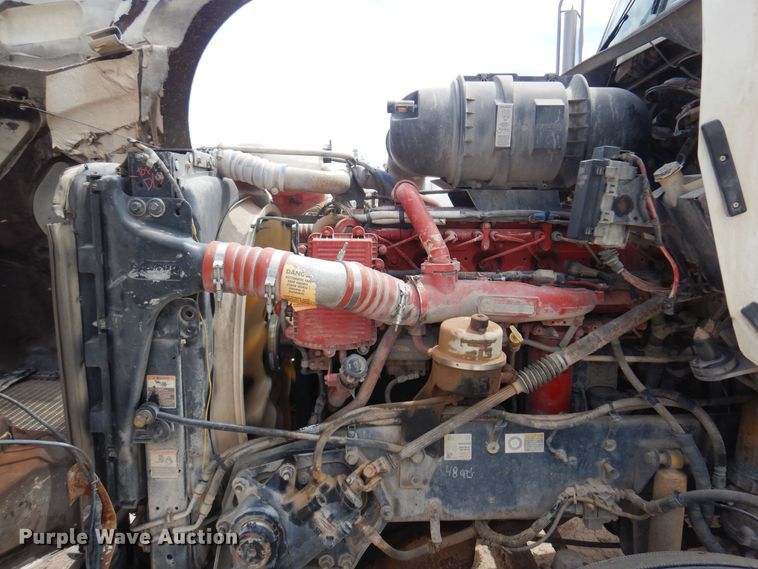 image for item DS8348 2012 Kenworth T800  semi truck