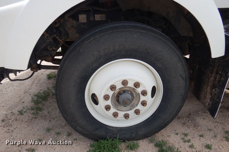 image for item DS8348 2012 Kenworth T800  semi truck