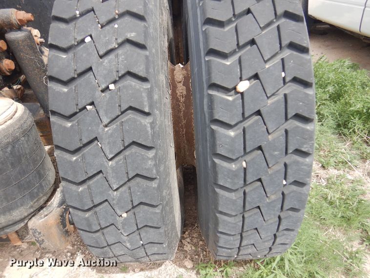 image for item DS8348 2012 Kenworth T800  semi truck