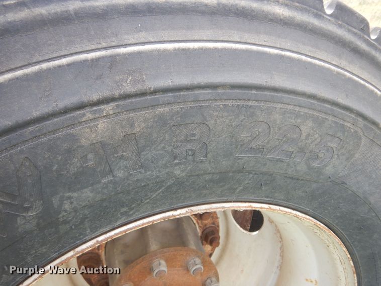 image for item DS8348 2012 Kenworth T800  semi truck