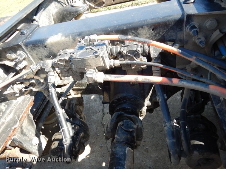 image for item EY9813 2012 Peterbilt 348  truck cab and chassis