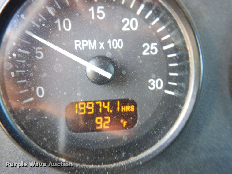 image for item EY9813 2012 Peterbilt 348  truck cab and chassis