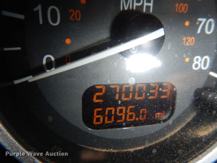 image for item EY9813 2012 Peterbilt 348  truck cab and chassis