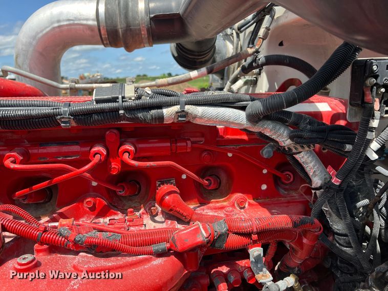 image for item HL9161 2015 Peterbilt 389  semi truck