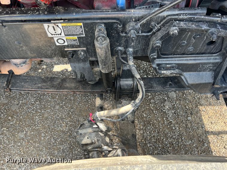 image for item HL9161 2015 Peterbilt 389  semi truck