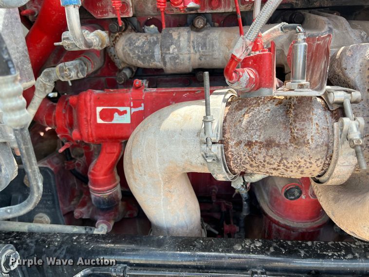 image for item HL9161 2015 Peterbilt 389  semi truck