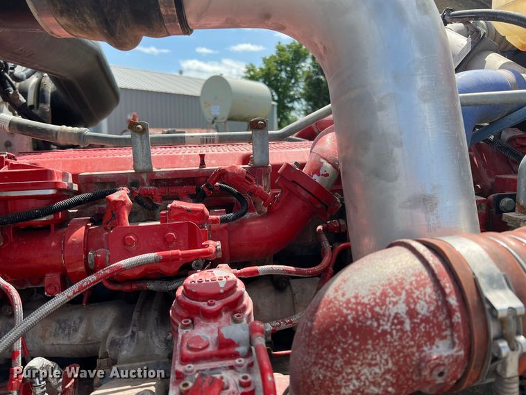 image for item HL9161 2015 Peterbilt 389  semi truck