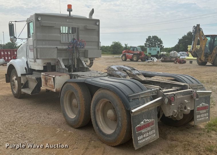 image for item HL9199 1996 Kenworth T800  semi truck