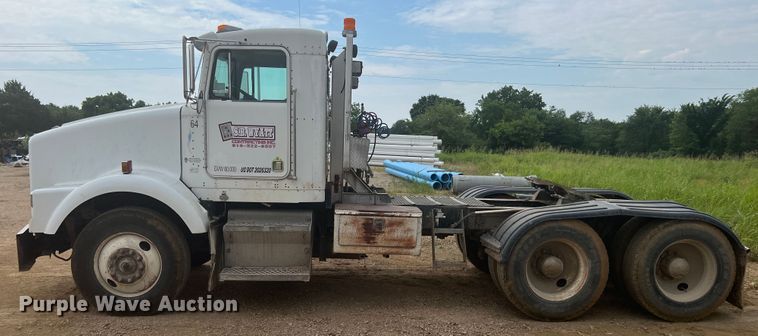 image for item HL9199 1996 Kenworth T800  semi truck