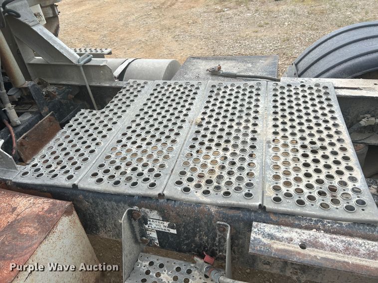 image for item HL9199 1996 Kenworth T800  semi truck