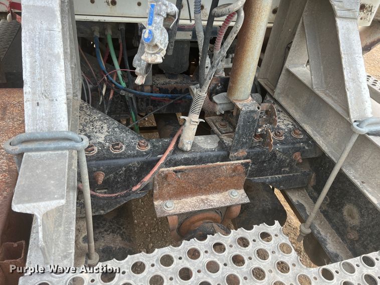 image for item HL9199 1996 Kenworth T800  semi truck