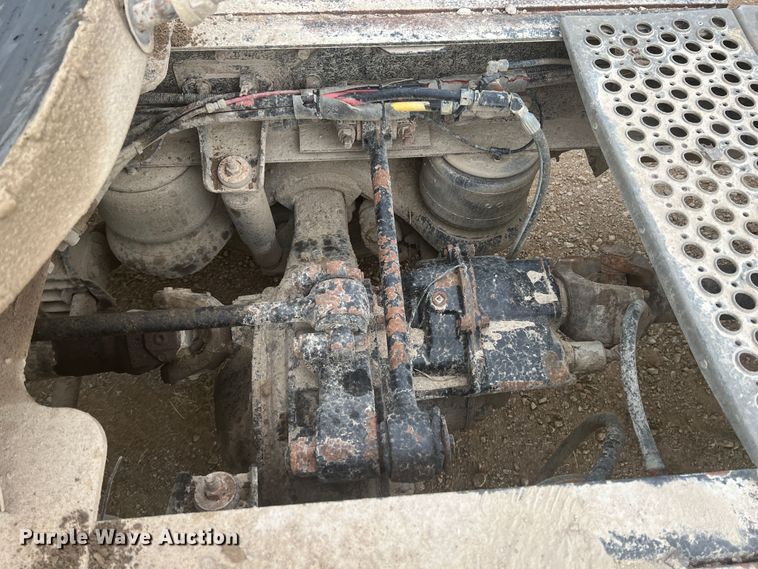 image for item HL9199 1996 Kenworth T800  semi truck