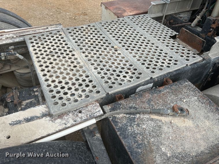 image for item HL9199 1996 Kenworth T800  semi truck