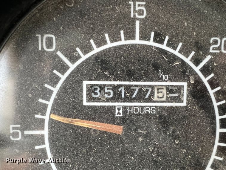 image for item HL9199 1996 Kenworth T800  semi truck