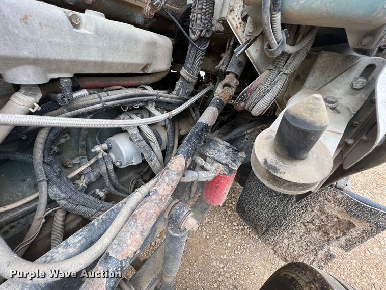 image for item HL9199 1996 Kenworth T800  semi truck