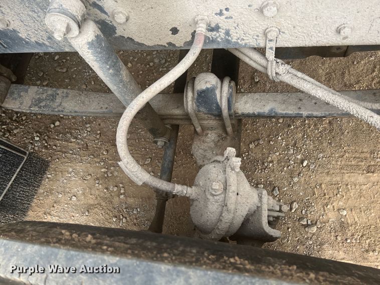 image for item HL9199 1996 Kenworth T800  semi truck