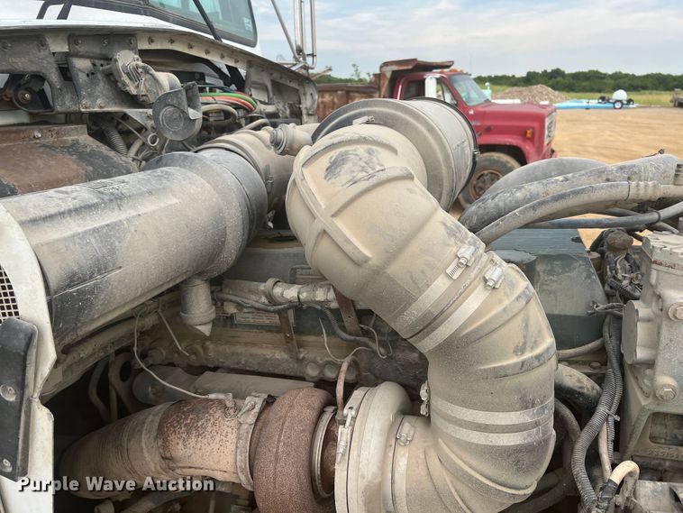 image for item HL9199 1996 Kenworth T800  semi truck